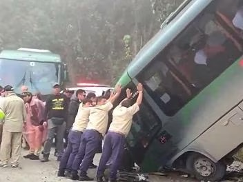 Perù, bus precipita vicino a Machu Picchu: tra i feriti otto italiani